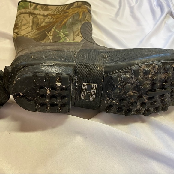 Sturdy Camo Steel Shank Boots - Picture 9 of 11